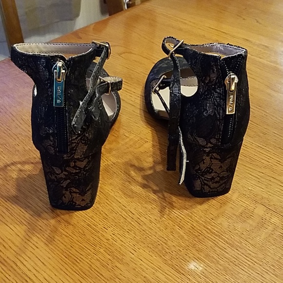 Shoes - Picture 3 of 3